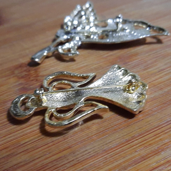 Vintage angel pins - Picture 3 of 3